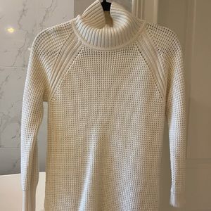 Banana Republic -  Waffle Turtle Neck Sweater - XS